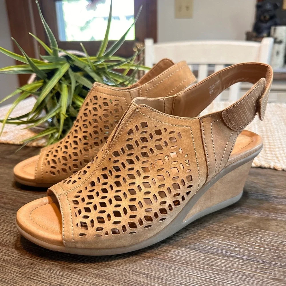 Earth‎ Origins Cascade Camel Wedge Sandals Leather Tan Cutout Ankle Strap 9B